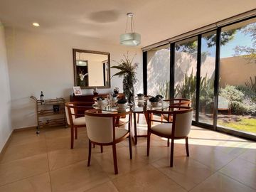 Casa con Roof Garden y Sala TV, en Venta en Nuevo Refugio, Querétaro