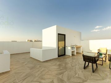 Casa con Roof Garden y Sala TV, en Venta en Nuevo Refugio, Querétaro