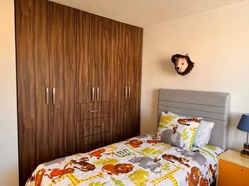 Casa con Roof Garden y Sala TV, en Venta en Nuevo Refugio, Querétaro