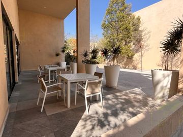 Casa con Roof Garden y Sala TV, en Venta en Nuevo Refugio, Querétaro