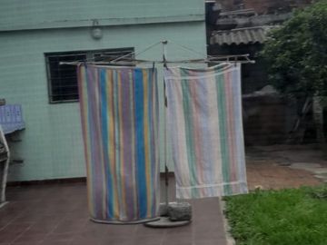 CASA AMERICANA  3 AMB VENDE CASTELAR