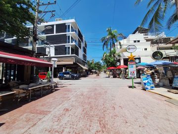 LOCAL  EN RENTA 76 M2 SOBRE LA 5TA AVENIDA EN PLAYA DEL CARMEN