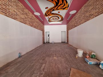 LOCAL  EN RENTA 76 M2 SOBRE LA 5TA AVENIDA EN PLAYA DEL CARMEN