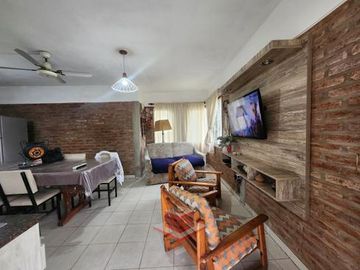 EN VENTA IMPECABLE CASA EN SANTA CRUZ DEL LAGO REF: 2183