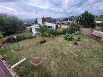 EN VENTA IMPECABLE CASA EN SANTA CRUZ DEL LAGO REF: 2183