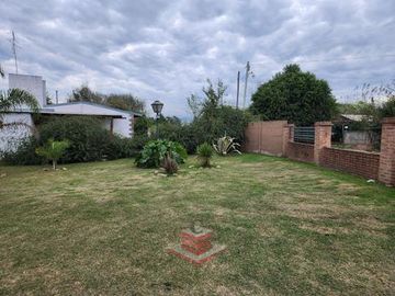 EN VENTA IMPECABLE CASA EN SANTA CRUZ DEL LAGO REF: 2183