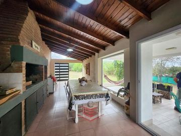 EN VENTA IMPECABLE CASA EN SANTA CRUZ DEL LAGO REF: 2183