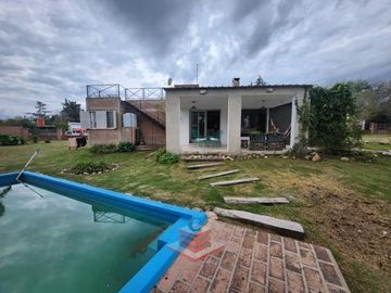 EN VENTA IMPECABLE CASA EN SANTA CRUZ DEL LAGO REF: 2183