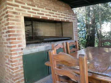 Casa en venta, Casuarinas, S/ Expensas,  Lujan - 4 Ambientes