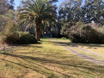 Casa en venta, Casuarinas, S/ Expensas,  Lujan - 4 Ambientes