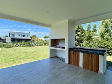 Casa A Estrenar en San Matias en Venta con Piscina