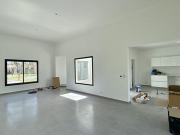 Casa A Estrenar en San Matias en Venta con Piscina