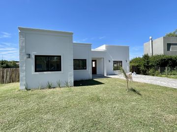 Casa A Estrenar en San Matias en Venta con Piscina