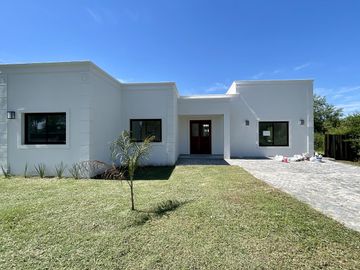 Casa A Estrenar en San Matias en Venta con Piscina