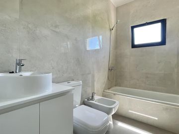 Casa A Estrenar en San Matias en Venta con Piscina