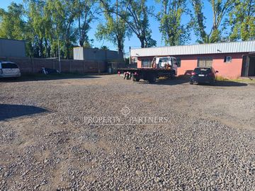 Terreno con uso mixto y gran potencial comercial en Peñaflor