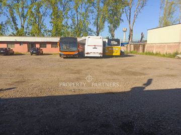Terreno con uso mixto y gran potencial comercial en Peñaflor
