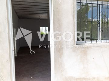 Casa en alquiler c/ cochera en Carlos Spegazzini