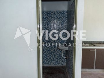 Casa en alquiler c/ cochera en Carlos Spegazzini