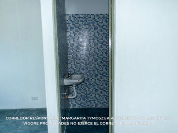 Casa en alquiler con cochera en Carlos Spegazzini Imperdible Excelente ubicación