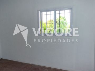 Casa en alquiler c/ cochera en Carlos Spegazzini