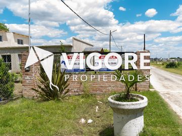 Casa en alquiler c/ cochera en Carlos Spegazzini