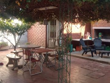 Venta casa con la mejor ubicación en Godoy Cruz