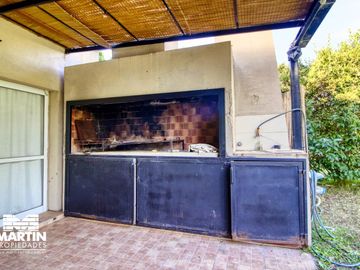 Casa en venta en Bº Santa Maria De Los Olivos. Malvinas.