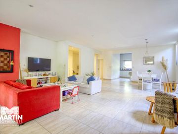 Casa en venta en Bº Santa Maria De Los Olivos. Malvinas.