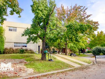 Casa en venta en Bº Santa Maria De Los Olivos. Malvinas.