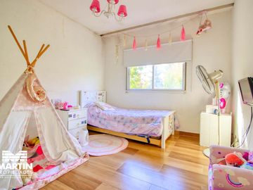 Casa en venta en Bº Santa Maria De Los Olivos. Malvinas.