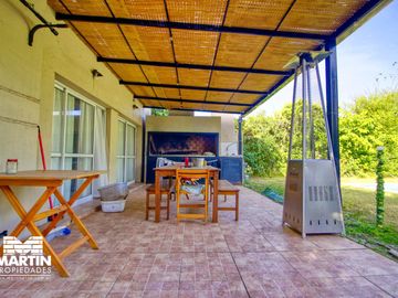 Casa en venta en Bº Santa Maria De Los Olivos. Malvinas.