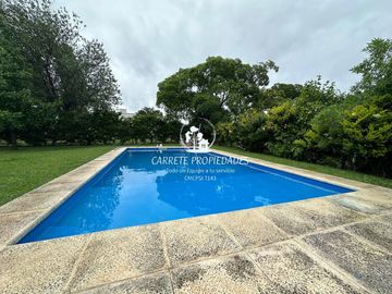 Oportunidad! Casa en venta 4 amb. y pileta. Barrio Santa Guadalupe. Pilar.