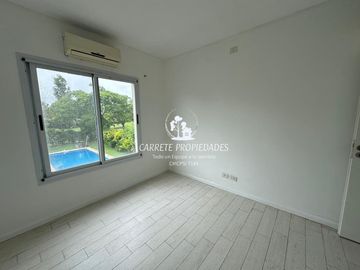 Oportunidad! Casa en venta 4 amb. y pileta. Barrio Santa Guadalupe. Pilar.