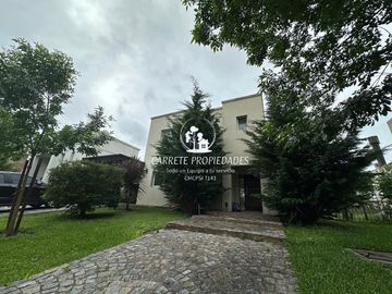 Oportunidad! Casa en venta 4 amb. y pileta. Barrio Santa Guadalupe. Pilar.