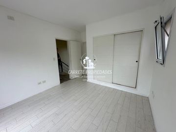 Oportunidad! Casa en venta 4 amb. y pileta. Barrio Santa Guadalupe. Pilar.