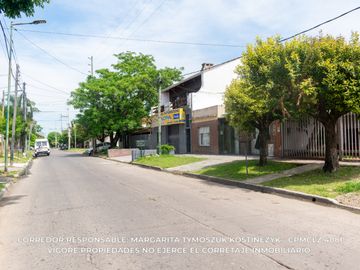 Casa en venta c/ cochera en Temperley