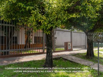 Casa en venta c/ cochera en Temperley