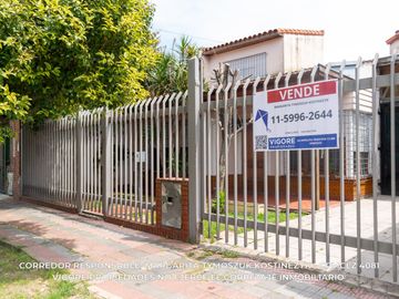 Casa en venta c/ cochera en Temperley