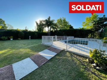 Casa Apta a Crédito en Venta en Barrio Cerrado Los Sauces