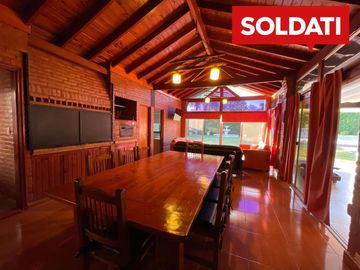 Casa Apta a Crédito en Venta en Barrio Cerrado Los Sauces
