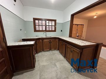 Casa 3 ambientes, verde, quincho