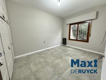 Casa 3 ambientes, verde, quincho