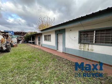 Casa 3 ambientes, verde, quincho