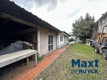 Casa 3 ambientes, verde, quincho