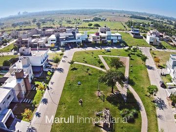 Prados de Manantiales Lote (apto dúplex) 300m2 fondo norte