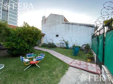 Venta de Casa 3 ambientes en Wilde con cochera (24713)