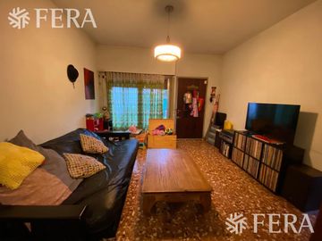Venta de Casa 3 ambientes en Wilde con cochera (24713)
