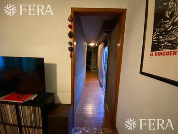 Venta de Casa 3 ambientes en Wilde con cochera (24713)