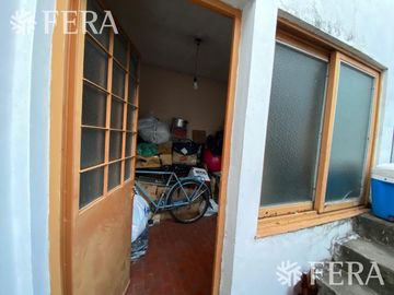 Venta de Casa 3 ambientes en Wilde con cochera (24713)
